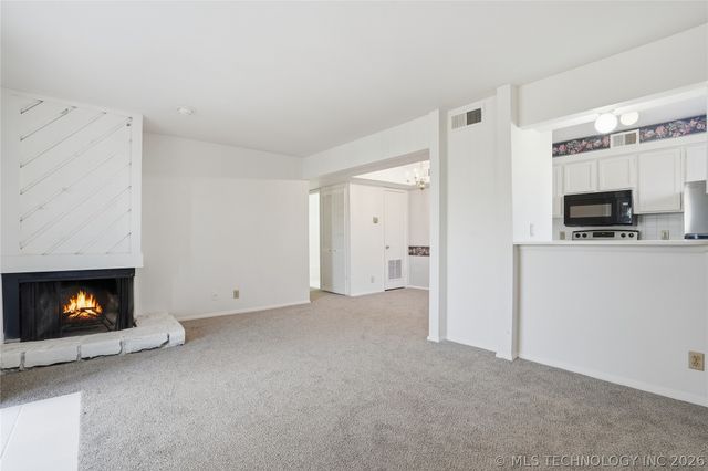 7325 S Yale Avenue 213, Tulsa, OK 74136