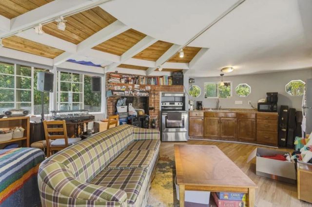 10011 Fuerte Drive, La Mesa, CA 91941