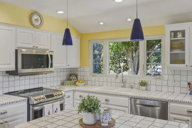10011 Fuerte Drive, La Mesa, CA 91941