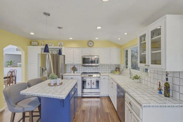 10011 Fuerte Drive, La Mesa, CA 91941