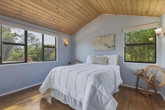 10011 Fuerte Drive, La Mesa, CA 91941