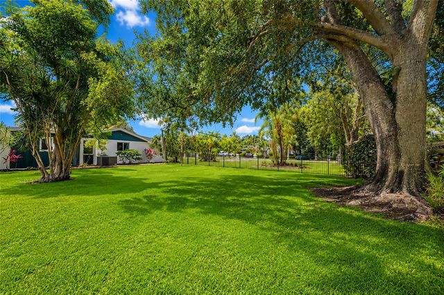 6211 CANARY STREET, Sarasota, FL 34241