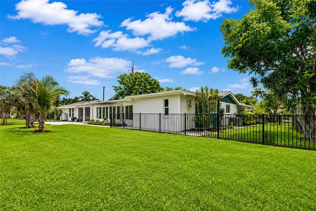 6211 CANARY STREET, Sarasota, FL 34241