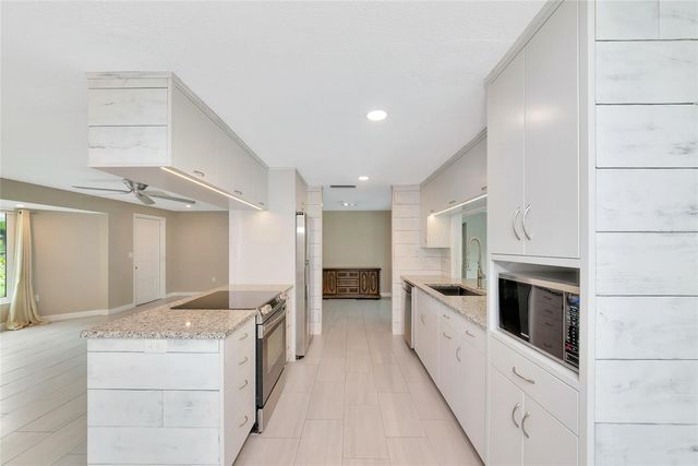 6211 CANARY STREET, Sarasota, FL 34241