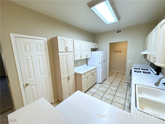 2607 Country Maple Avenue, Henderson, NV 89074