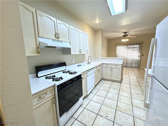 2607 Country Maple Avenue, Henderson, NV 89074