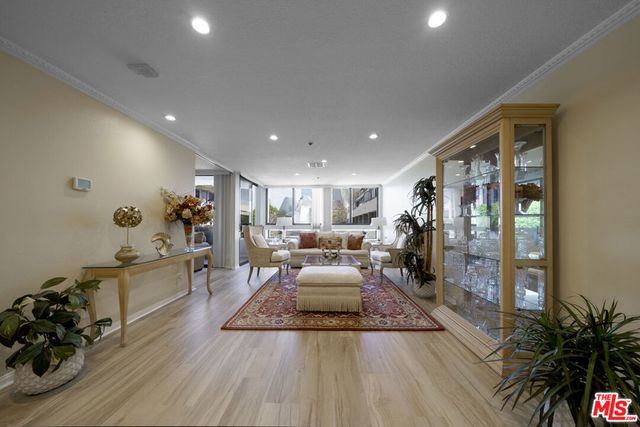 121 S Hope Street 431, Los Angeles, CA 90012