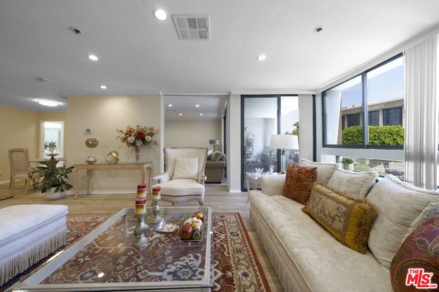 121 S Hope Street 431, Los Angeles, CA 90012