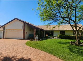 8882 SW 1st Pl, Coral Springs, FL 33071