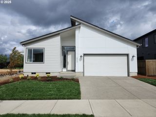 2950 Olympic St 20, Woodburn, OR 97071