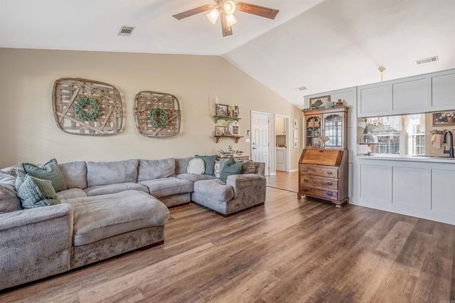 3 Steele Magnolia Drive, Greenbrier, AR 72058