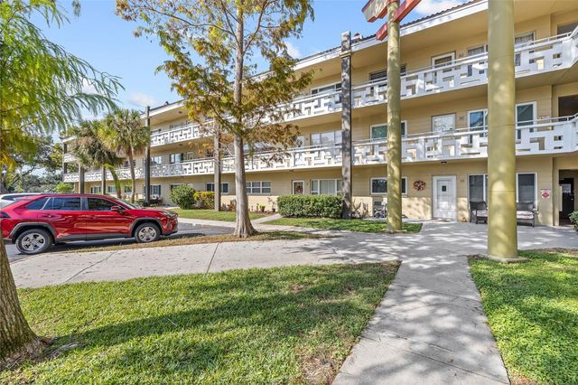 2416 WORLD PARKWAY BOULEVARD 26, Clearwater, FL 33763
