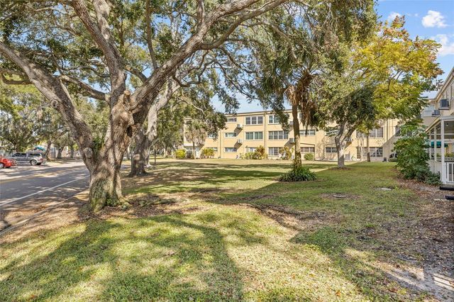 2416 WORLD PARKWAY BOULEVARD 26, Clearwater, FL 33763