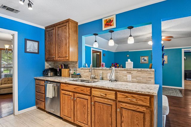 6404 Suncrest Court, North Richland Hills, TX 76180