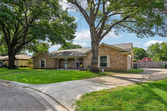 6404 Suncrest Court, North Richland Hills, TX 76180