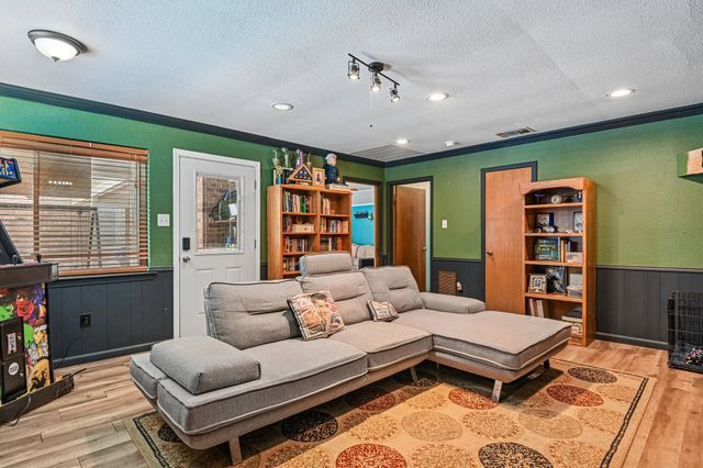 6404 Suncrest Court, North Richland Hills, TX 76180