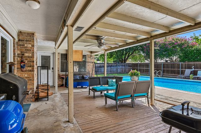 6404 Suncrest Court, North Richland Hills, TX 76180