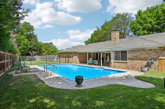 6404 Suncrest Court, North Richland Hills, TX 76180
