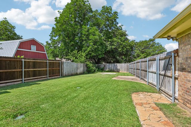 6404 Suncrest Court, North Richland Hills, TX 76180