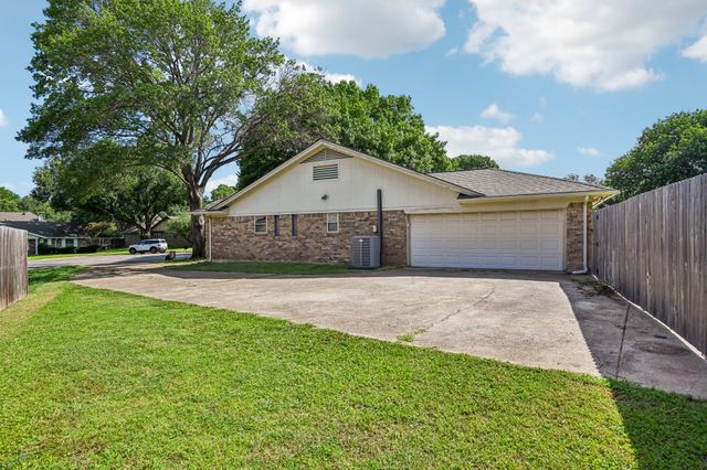 6404 Suncrest Court, North Richland Hills, TX 76180