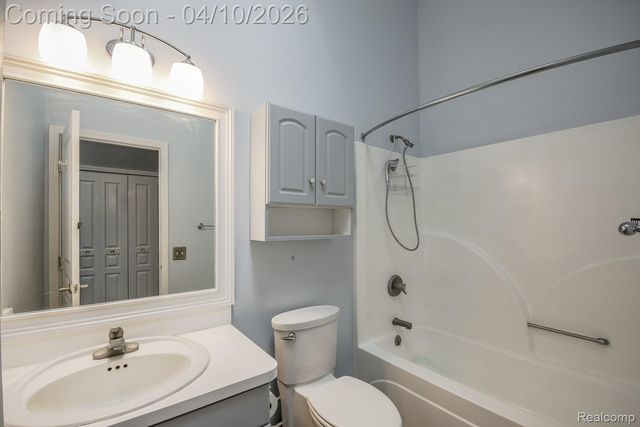 3151 Loon Lake Shores Road, Waterford Charter Township, MI 48329