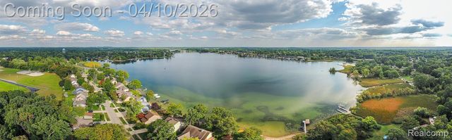 3151 Loon Lake Shores Road, Waterford Charter Township, MI 48329