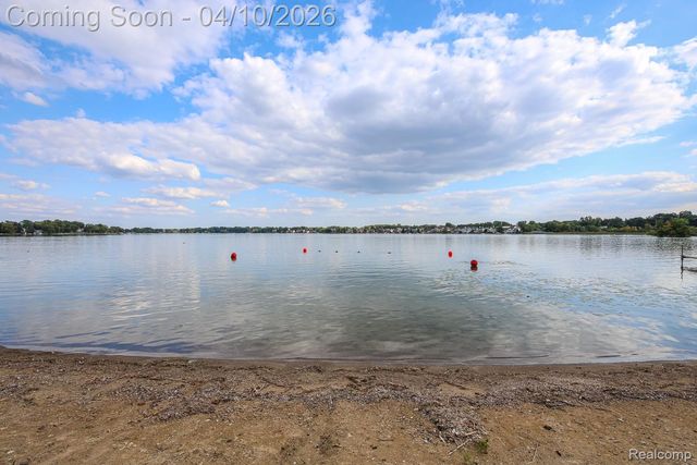 3151 Loon Lake Shores Road, Waterford Charter Township, MI 48329