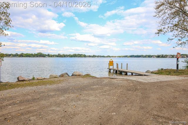 3151 Loon Lake Shores Road, Waterford Charter Township, MI 48329