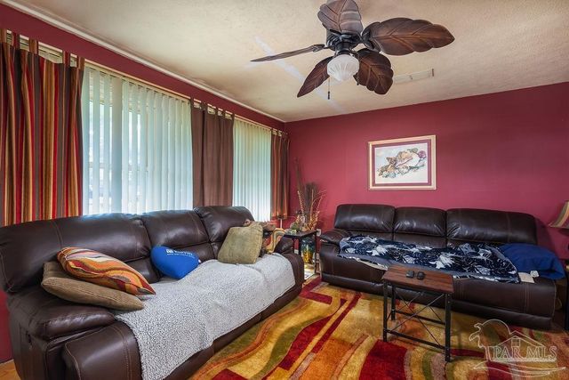 129 Manchester St, Pensacola, FL 32507