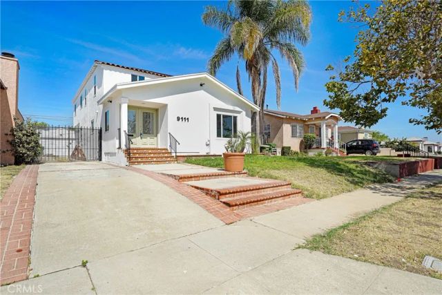 9111 S Halldale Avenue, Los Angeles, CA 90047
