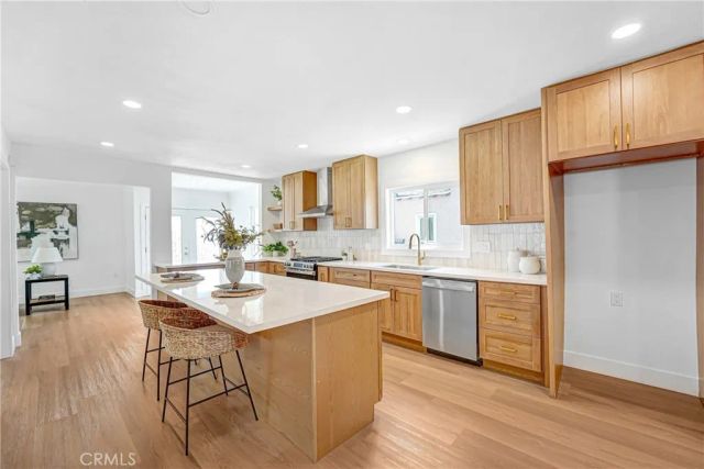 9111 S Halldale Avenue, Los Angeles, CA 90047