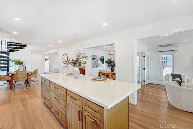 9111 S Halldale Avenue, Los Angeles, CA 90047