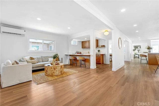 9111 S Halldale Avenue, Los Angeles, CA 90047