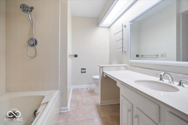 9797 Ditch Road, Carmel, IN 46032
