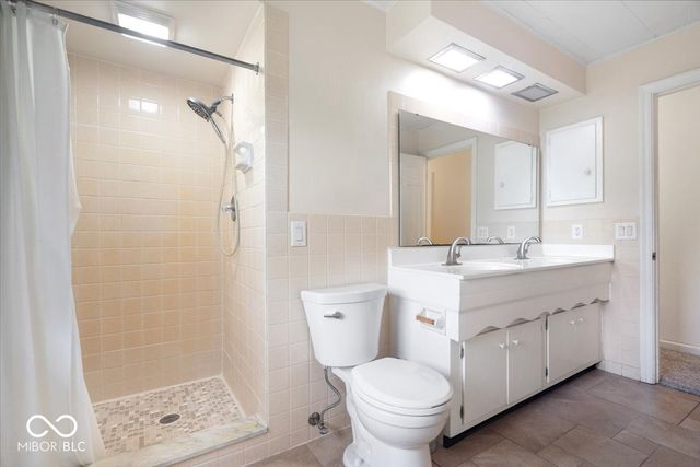 9797 Ditch Road, Carmel, IN 46032