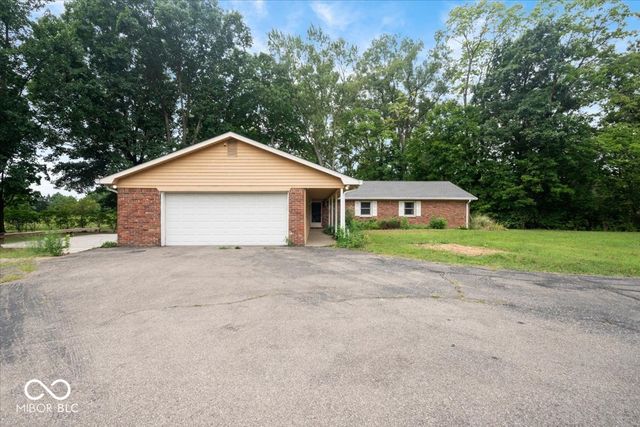 9797 Ditch Road, Carmel, IN 46032