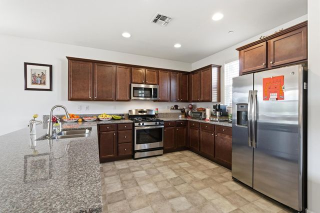 1467 Linda Mesa Drive, Madera, CA 93638