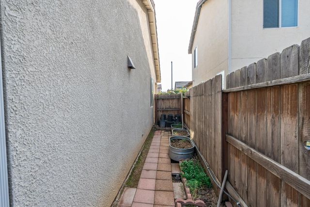 1467 Linda Mesa Drive, Madera, CA 93638