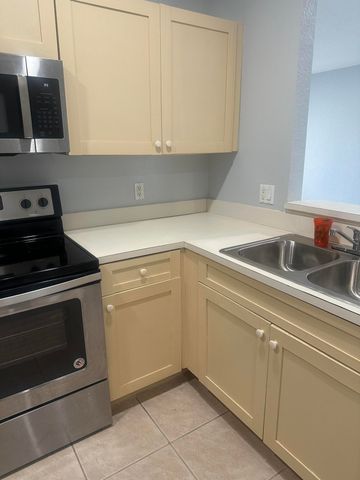 1049 Golden Lakes Boulevard 122, West Palm Beach, FL 33411
