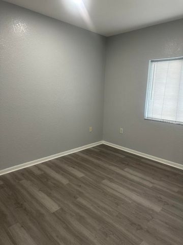 1049 Golden Lakes Boulevard 122, West Palm Beach, FL 33411