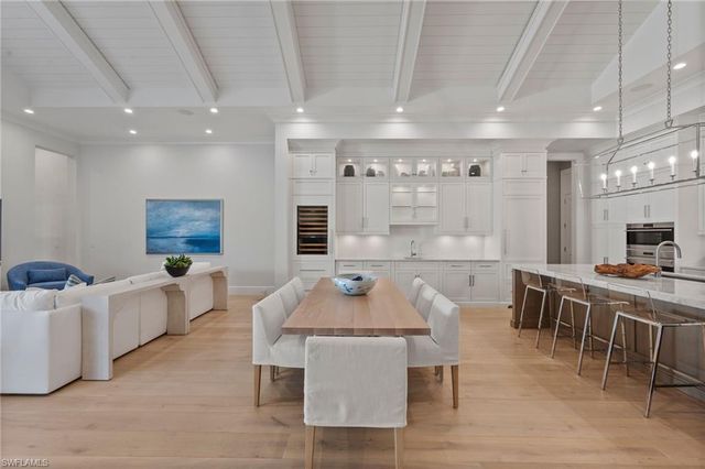 655 Starboard DR, Naples, FL 34103