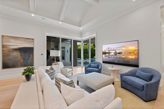 655 Starboard DR, Naples, FL 34103