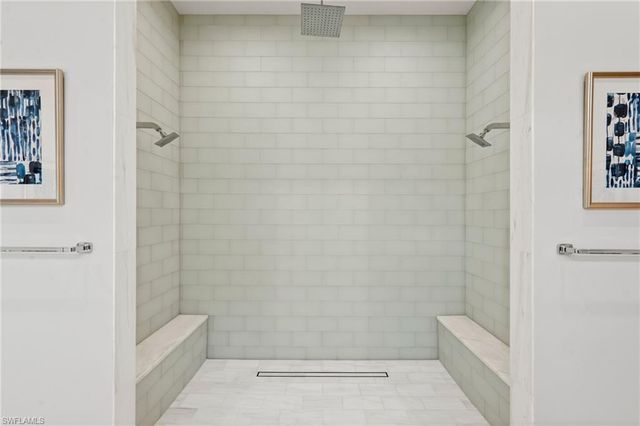 655 Starboard DR, Naples, FL 34103