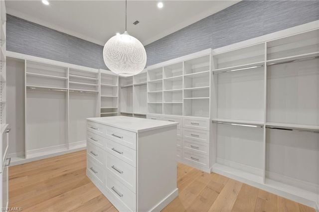 655 Starboard DR, Naples, FL 34103