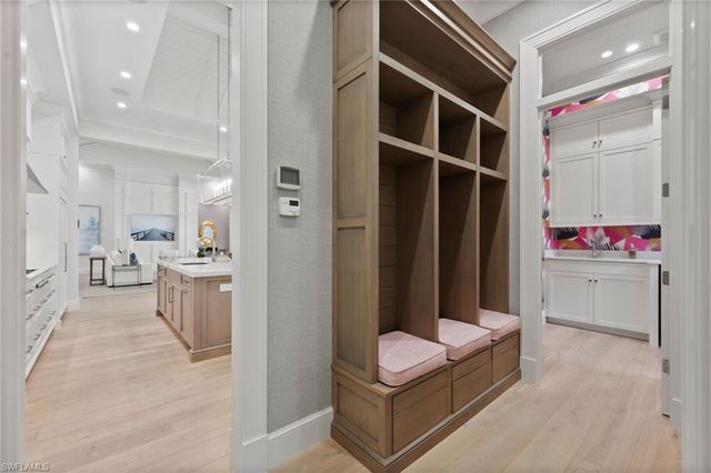 655 Starboard DR, Naples, FL 34103