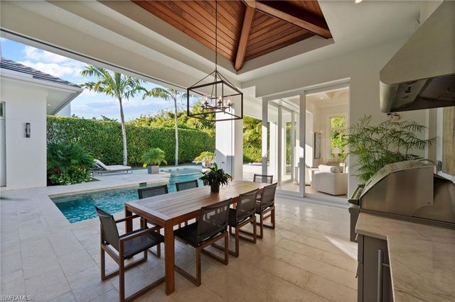 655 Starboard DR, Naples, FL 34103