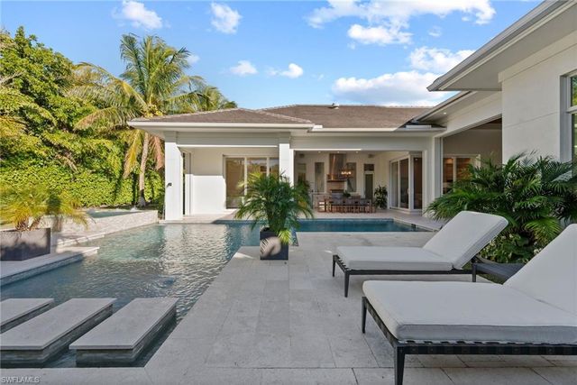 655 Starboard DR, Naples, FL 34103