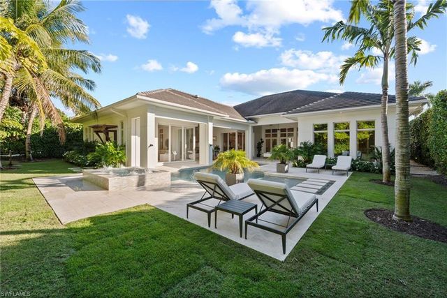 655 Starboard DR, Naples, FL 34103