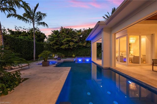 655 Starboard DR, Naples, FL 34103