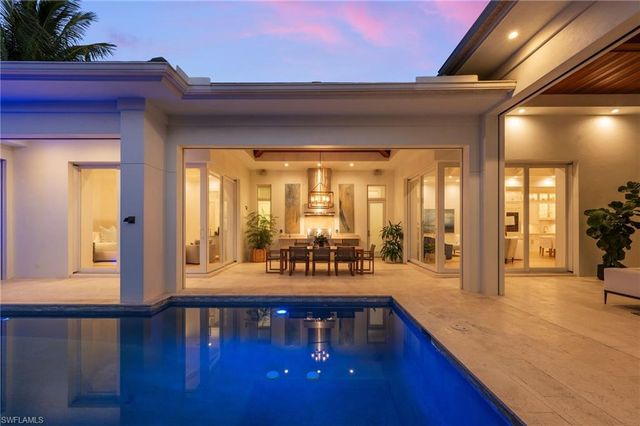 655 Starboard DR, Naples, FL 34103